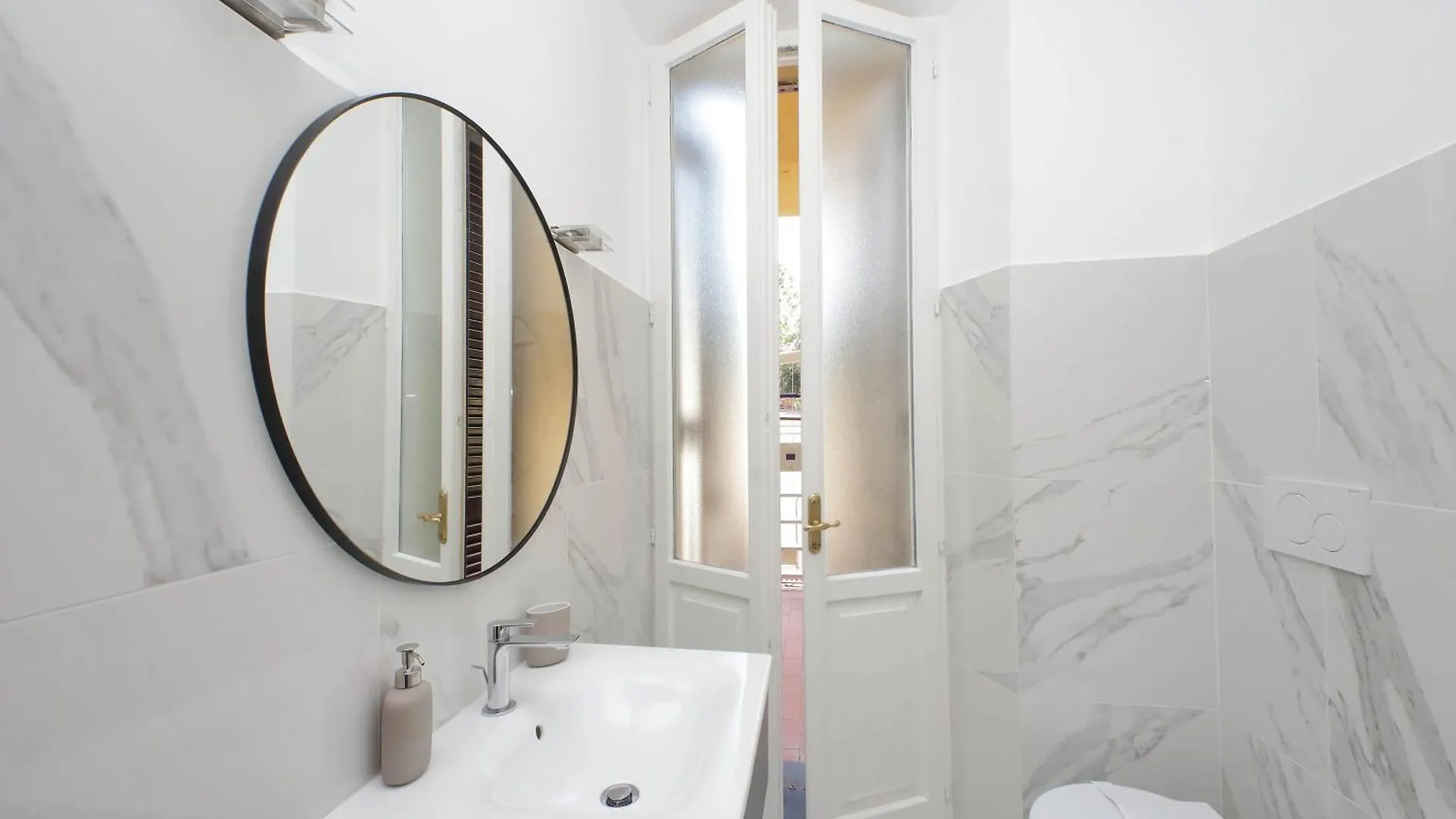 Ych-Comfortable 2 Bedrooms Flat Near Colosseum Rome Apartment
