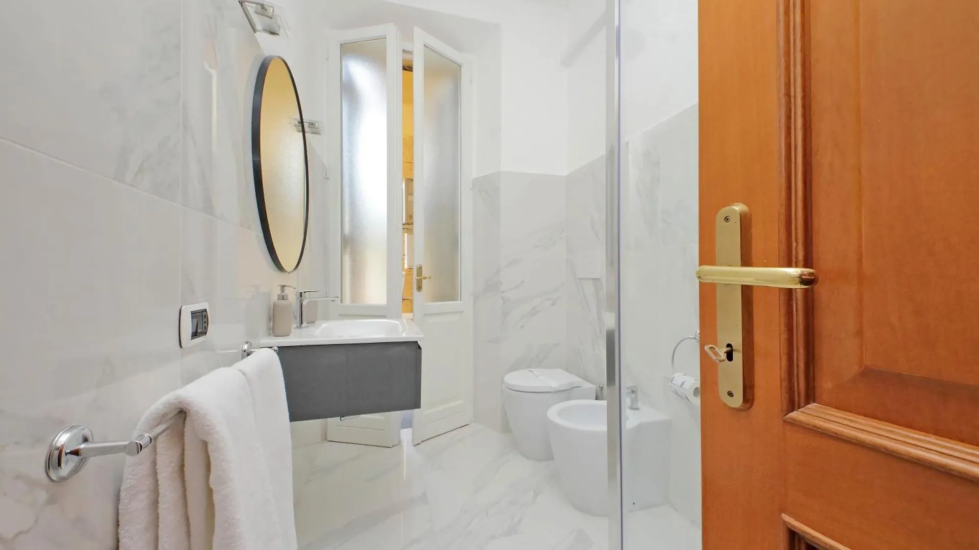 Ych-Comfortable 2 Bedrooms Flat Near Colosseum Rome 0*,