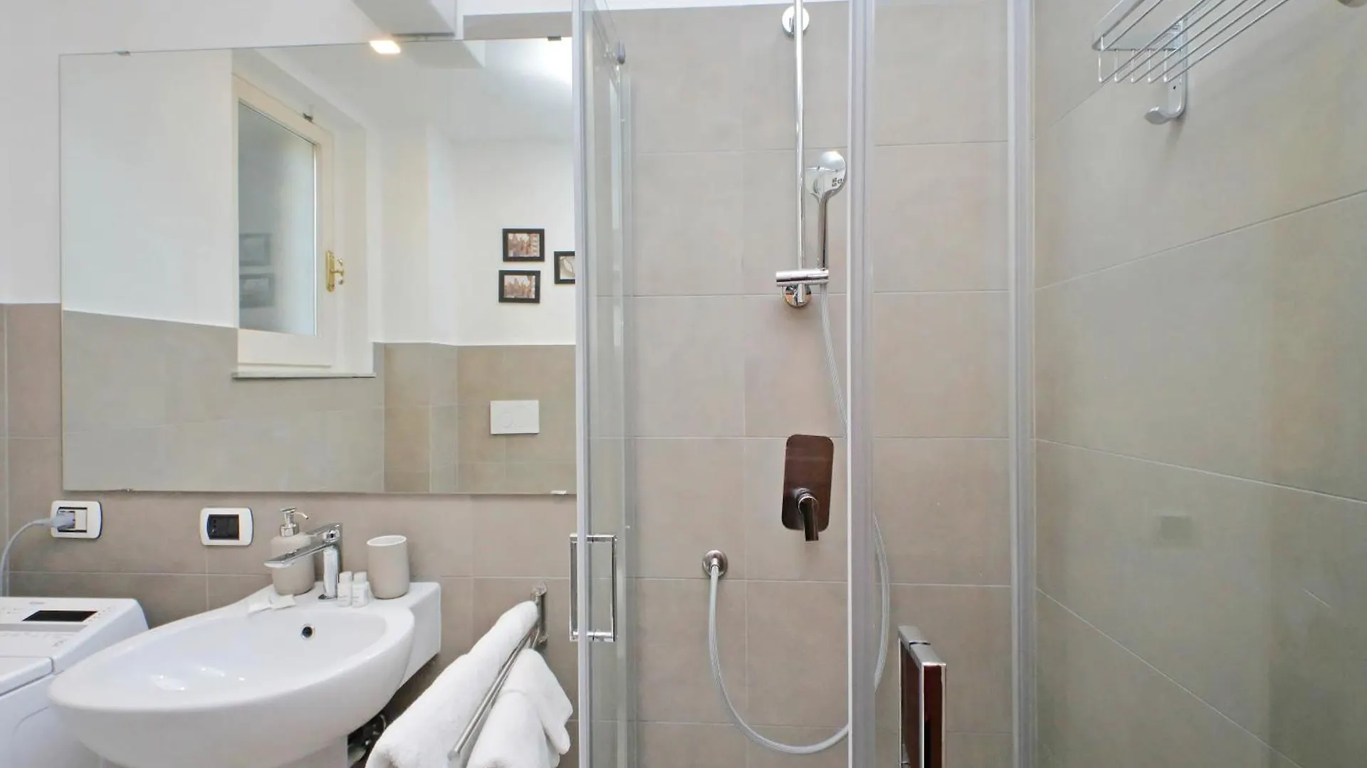 Apartment Ych-Comfortable 2 Bedrooms Flat Near Colosseum Rome
