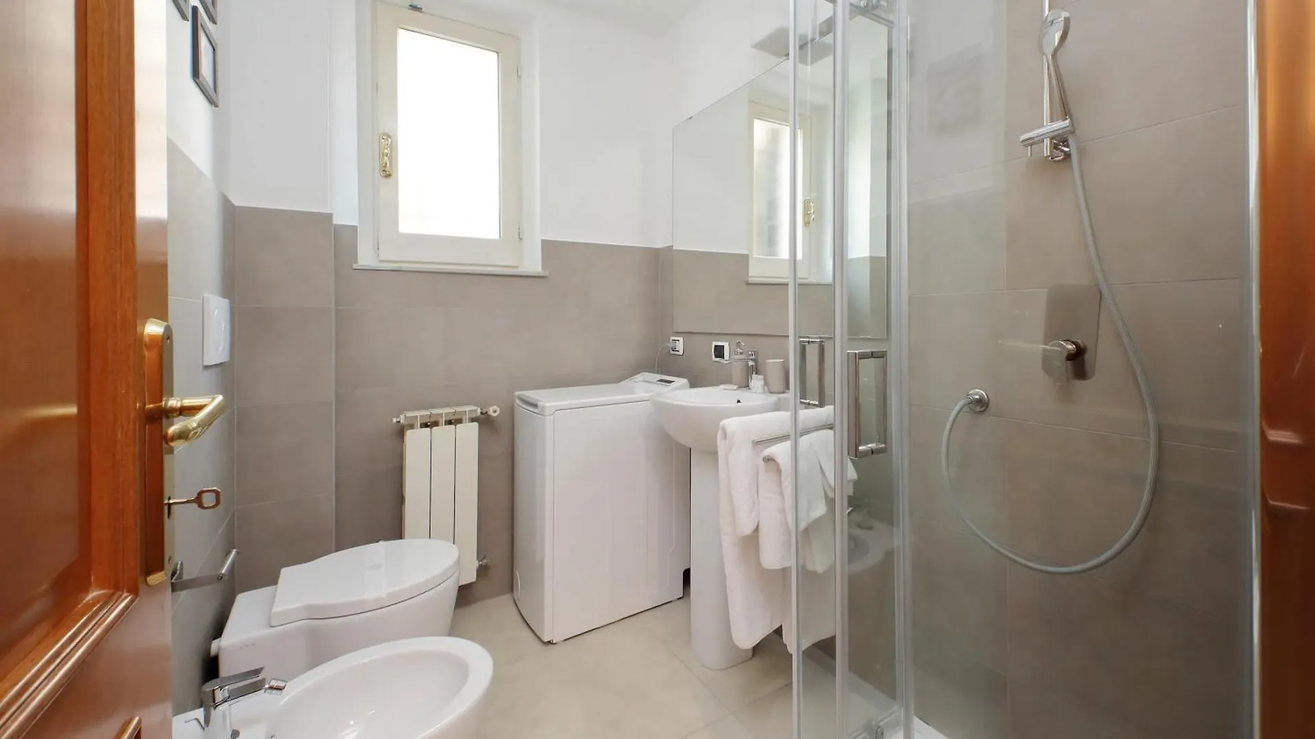 Apartment Ych-Comfortable 2 Bedrooms Flat Near Colosseum Rome Italy