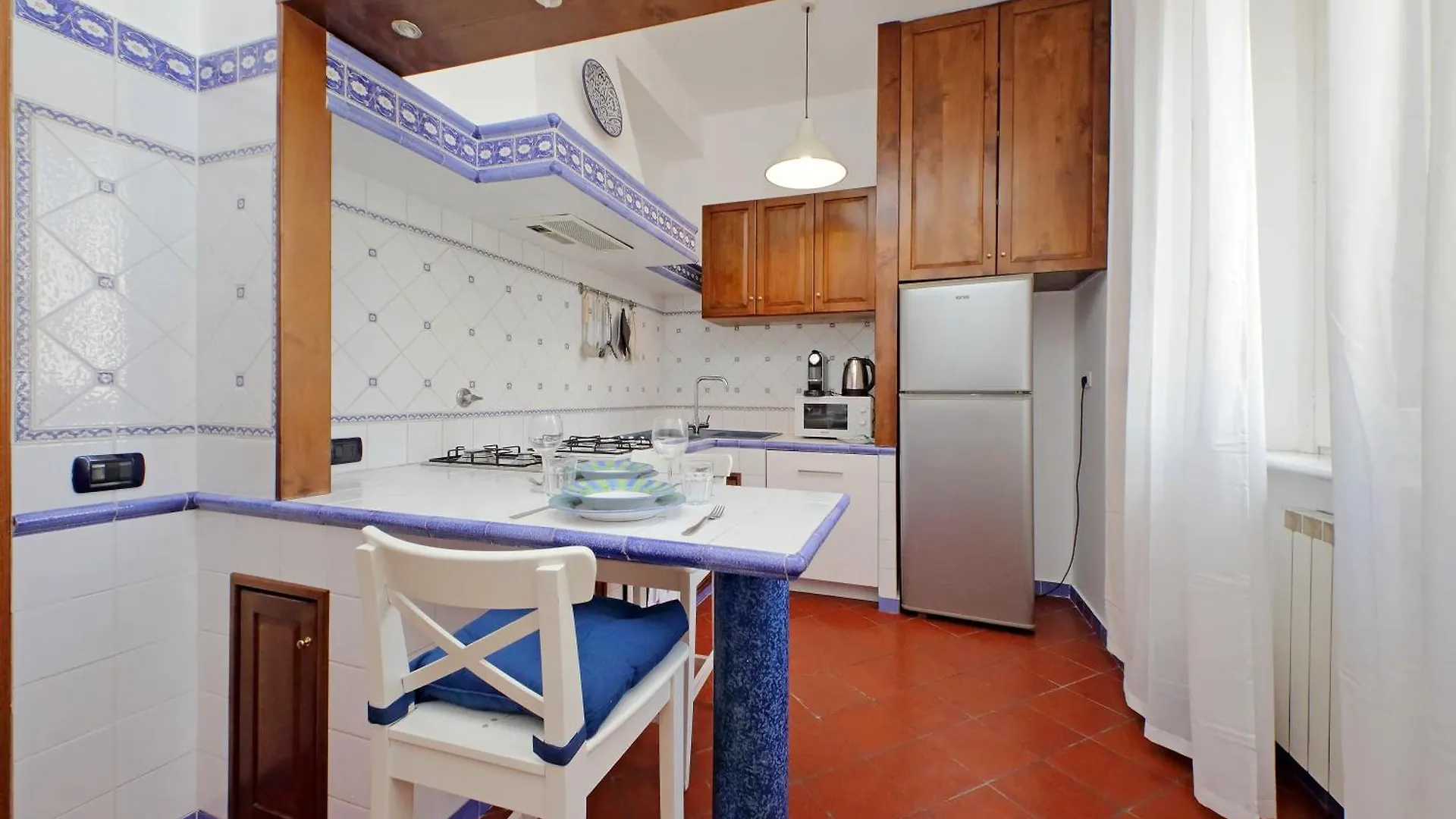 Ych-Comfortable 2 Bedrooms Flat Near Colosseum Rome Italy