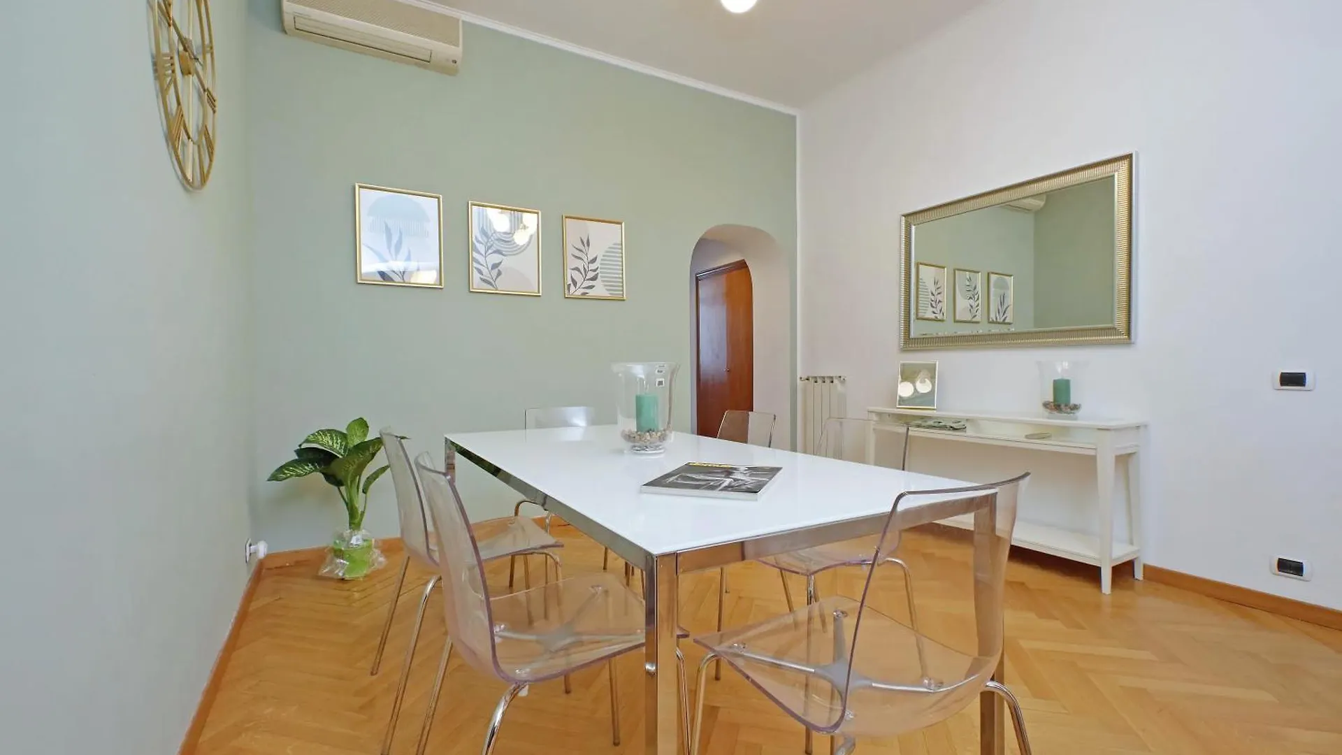 Ych-Comfortable 2 Bedrooms Flat Near Colosseum Rome 0*,  Italy