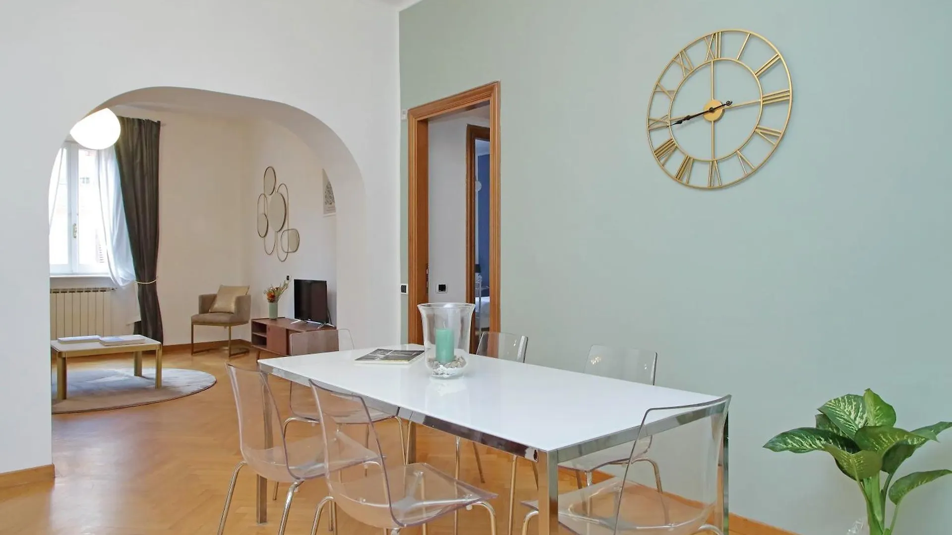 Ych-Comfortable 2 Bedrooms Flat Near Colosseum Rome 0*,  Italy
